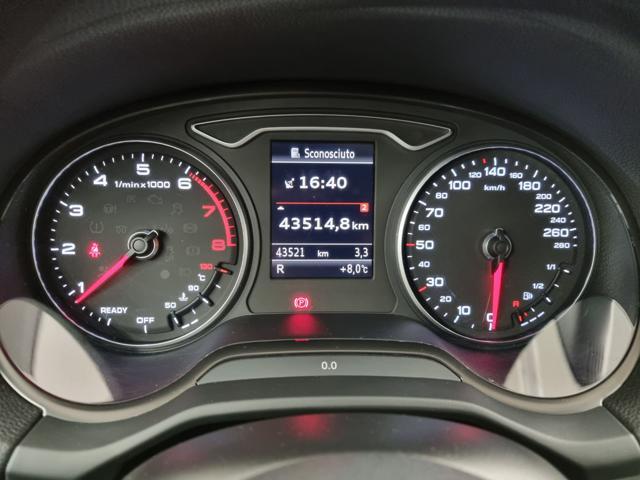 AUDI Q2 35 TFSI S tronic Identity Black