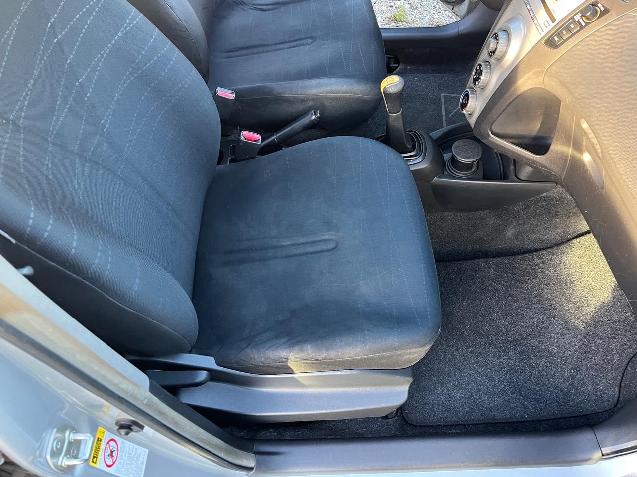 Toyota Yaris 1.0 5 porte Sol