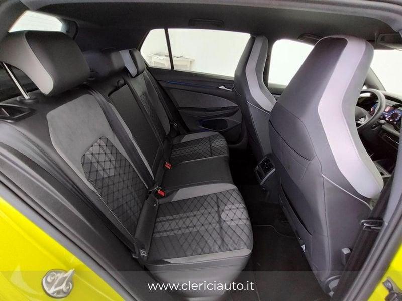 Volkswagen Golf 1.5 eTSI 130 CV EVO ACT DSG R-Line