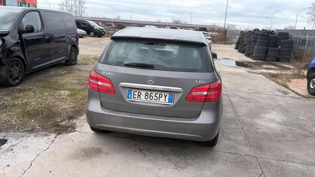 MERCEDES-BENZ B 180 BlueEFFICIENCY Premium senza nessun lavoro da fare