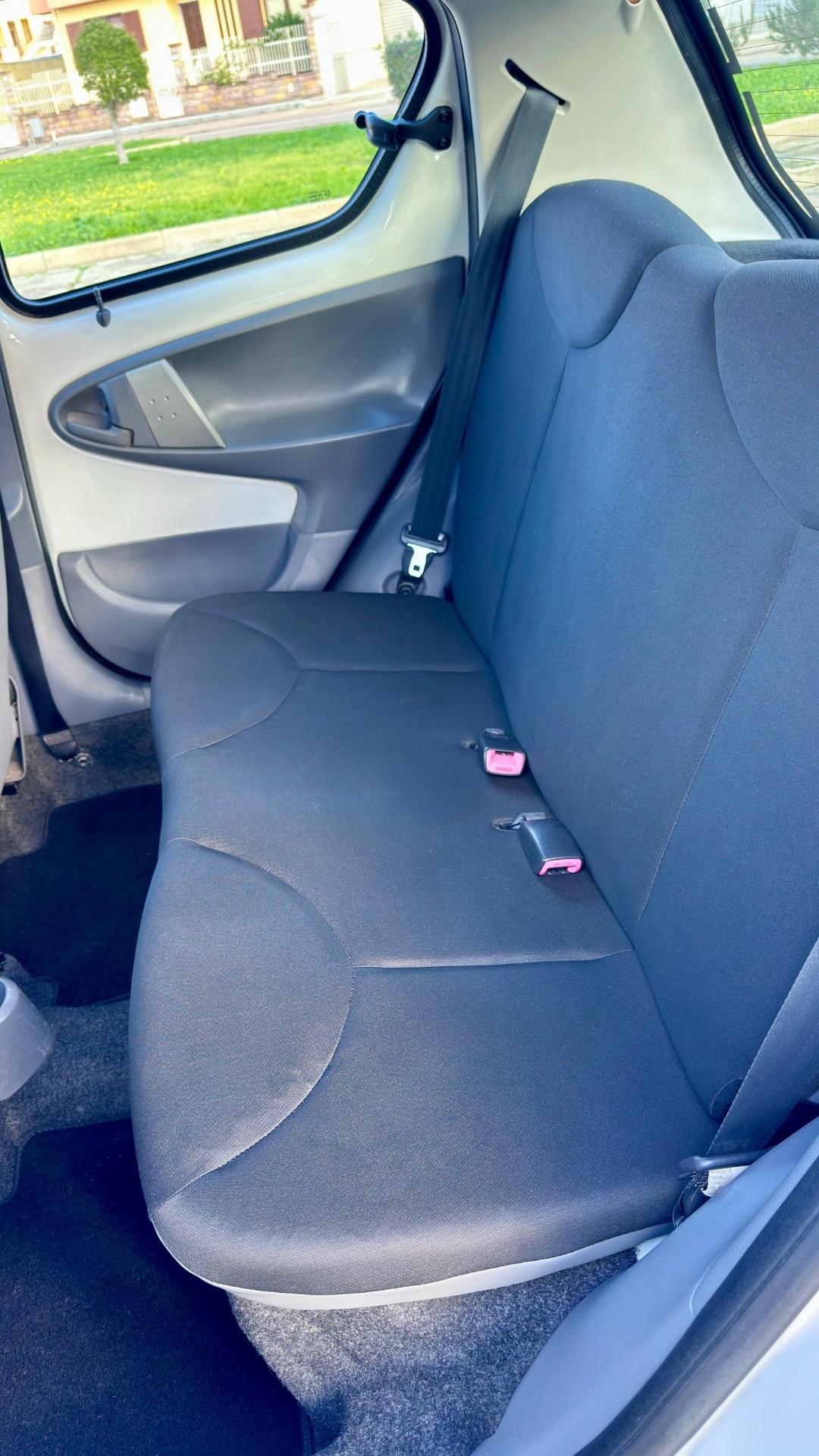 Toyota Aygo 1.0 12V VVT-i 5 porte Deep Ocean Connect