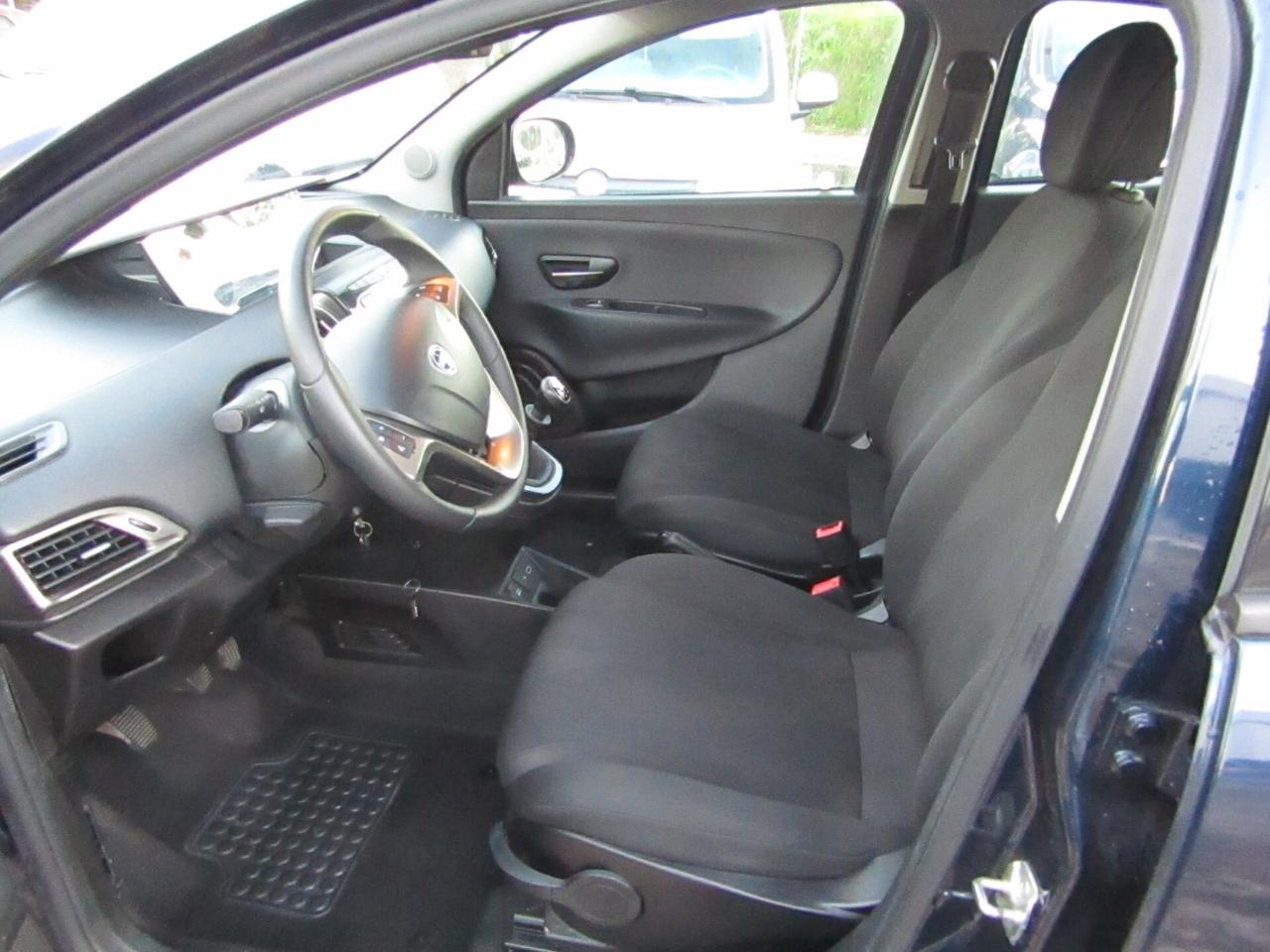 Lancia Ypsilon 1.2 5 porte Gold GPL originale