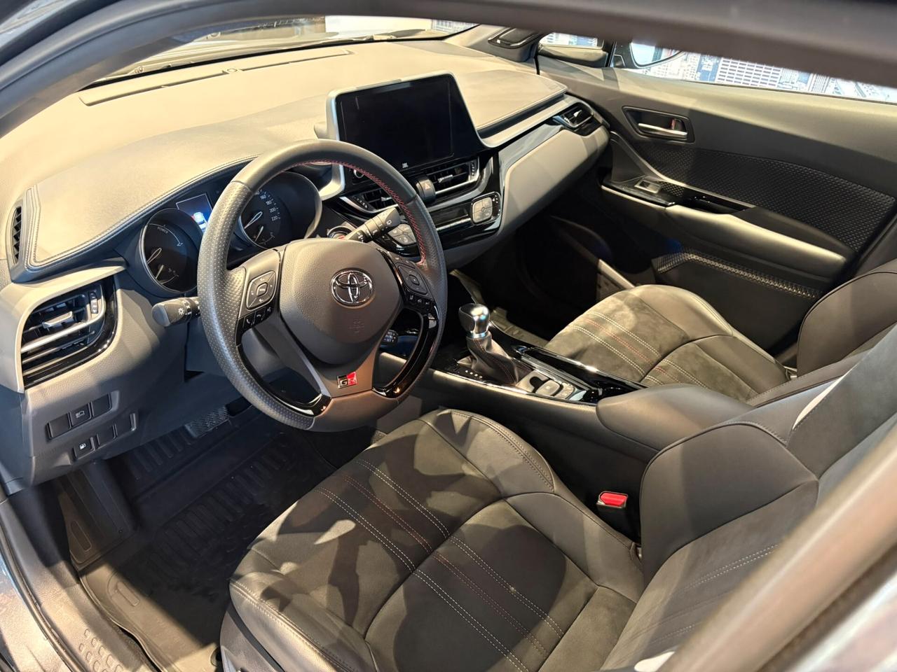Toyota C-HR 2.0 Hybrid E-CVT GR Sport