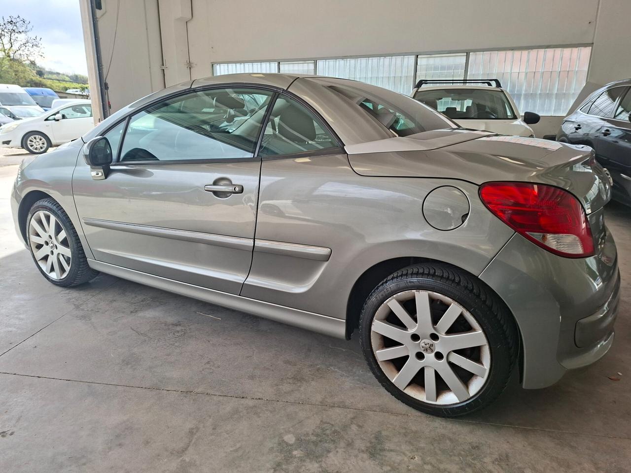 Peugeot 207 1.6 BENZINA / CABRIO / DA NEOPATENTATI