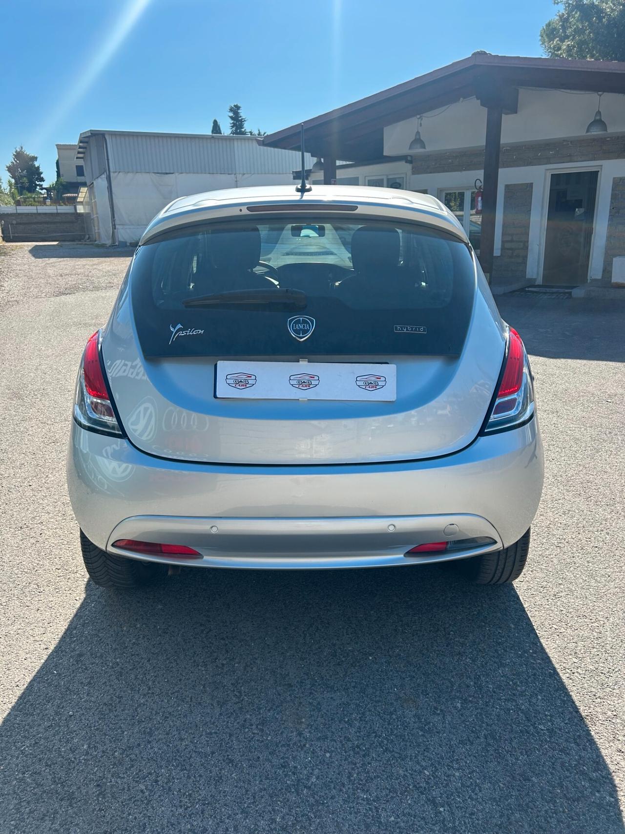 Lancia Ypsilon 1.0 FireFly 5 porte S&S Hybrid Ecochic Gold