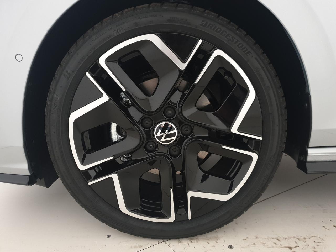 Volkswagen Golf 2.0 tdi r-line plus 150cv dsg