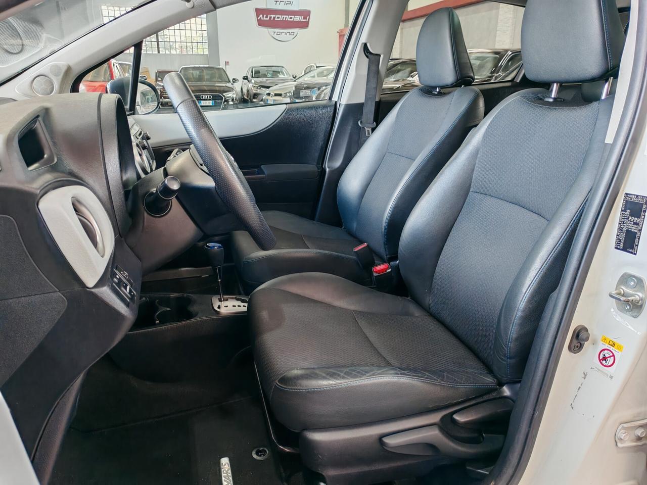 Toyota Yaris 1.5 Hybrid 100 cv Lounge CVT