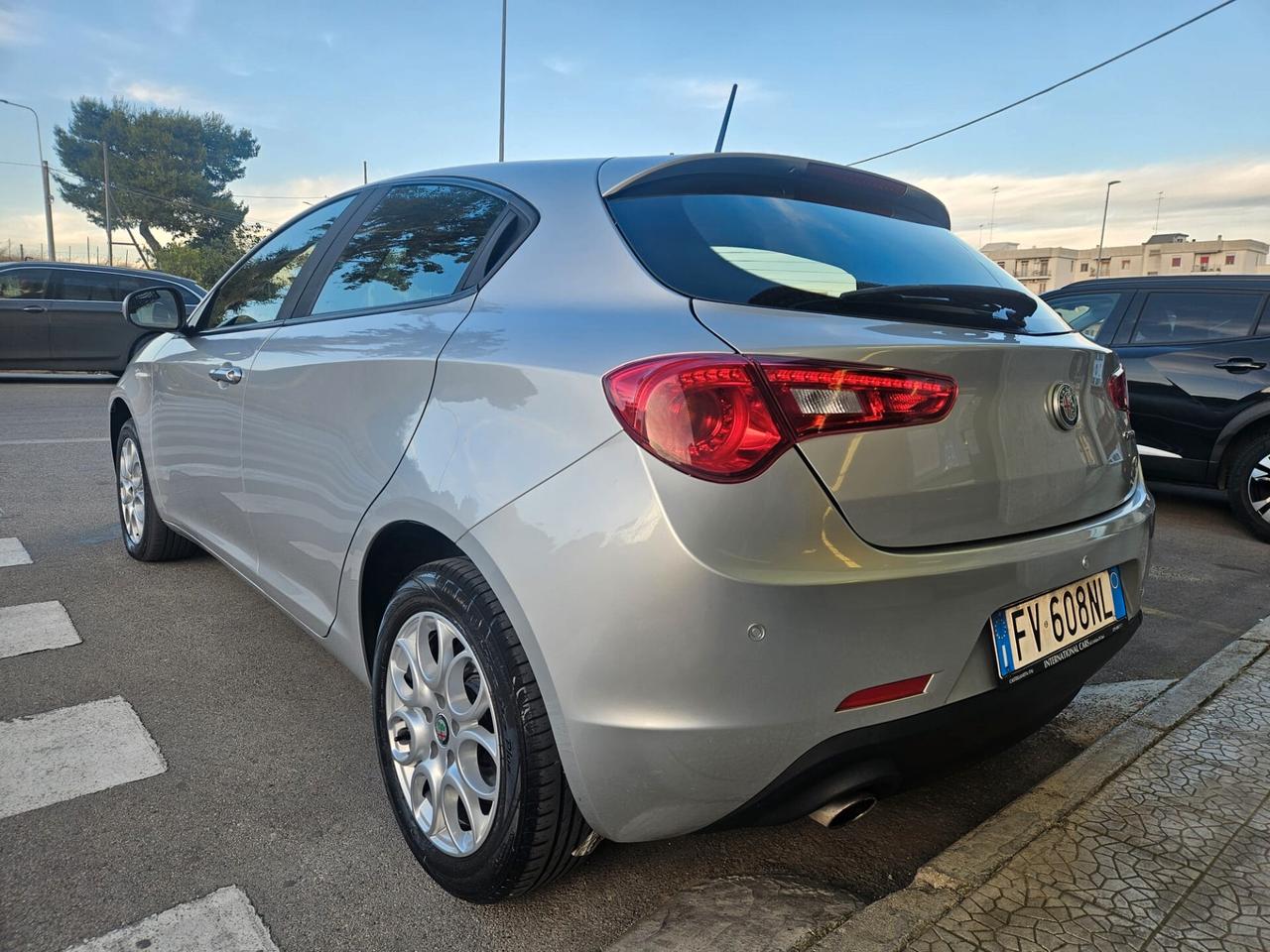 ALFAROMEO Giulietta 1.6 jtdm 120cv automatica full