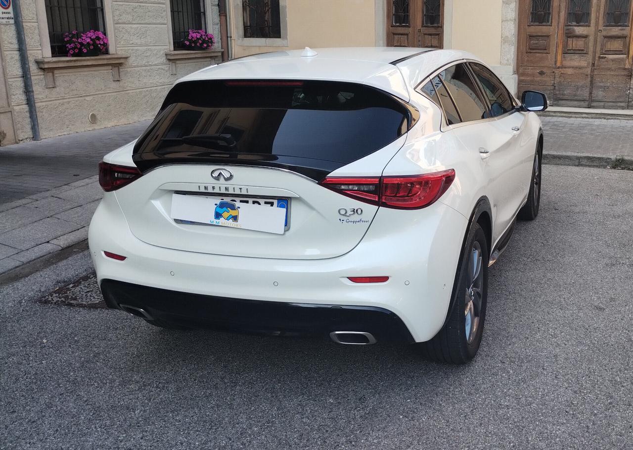 Infiniti Q30 1.5 diesel Premium