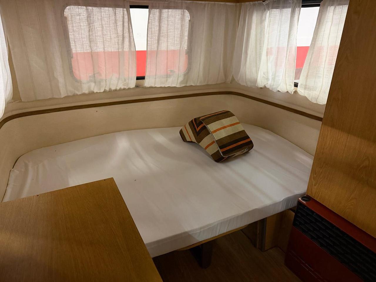 Volkswagen T2a + Roulotte Lander 340 Bora