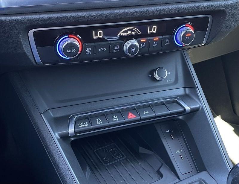Audi Q3 SPB S Line interno ed esterno 2.0 TDI 150CV S-Tronic 35