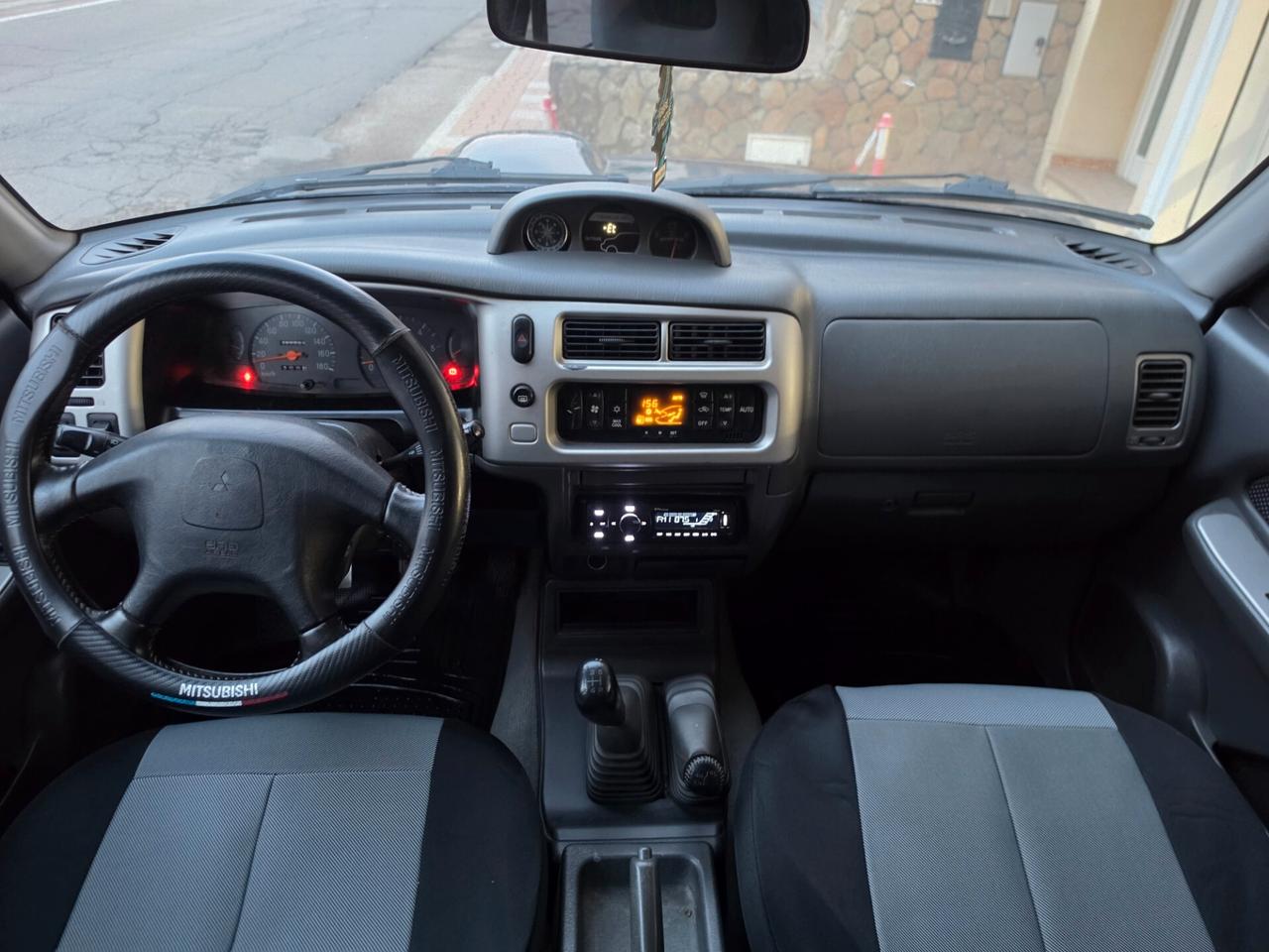 Mitsubishi L200 2.5 TD cat 4WD Double Cab Invite