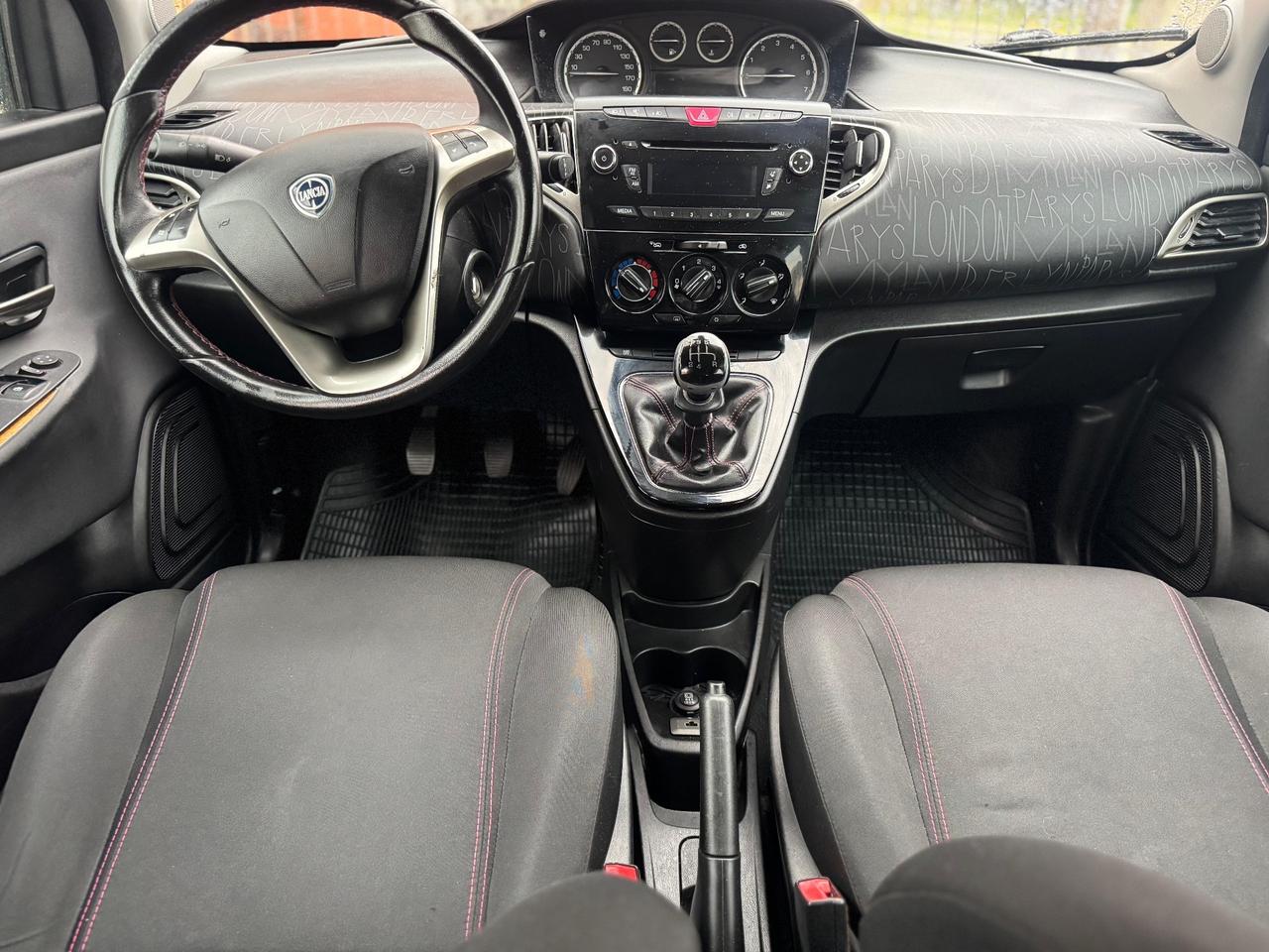 Lancia Ypsilon 0.9 TwinAir 85 CV 5 porte S&S Gold