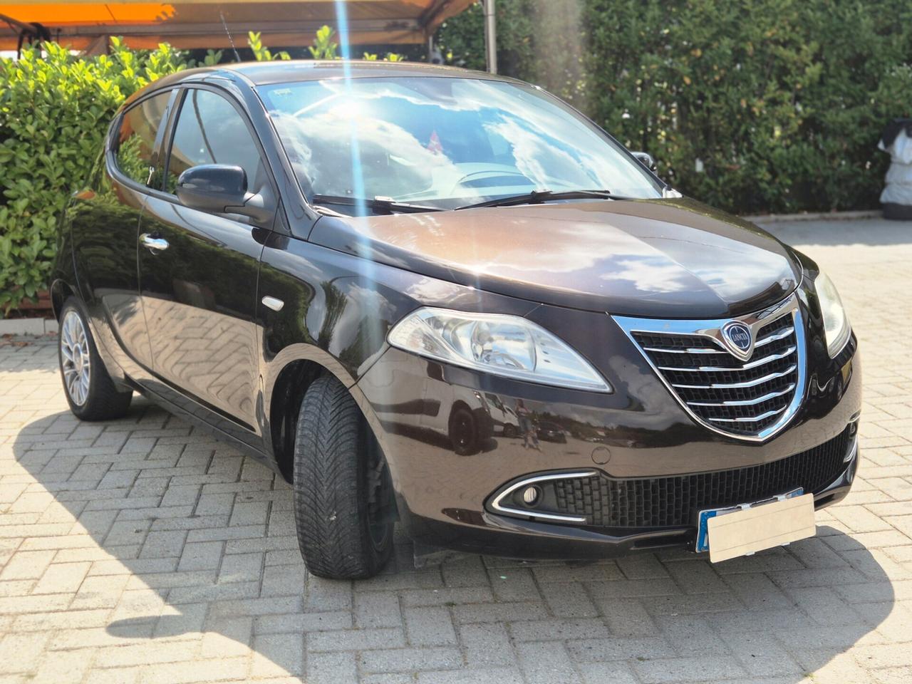 Lancia Ypsilon 1.2 69 CV / BENZ/ 5P /OK NEOPATENTATI