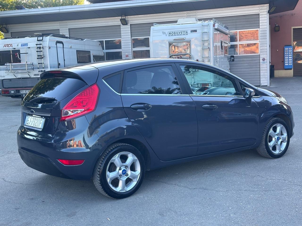 Ford Fiesta 1.4 TDCi 70CV 5 porte Titanium