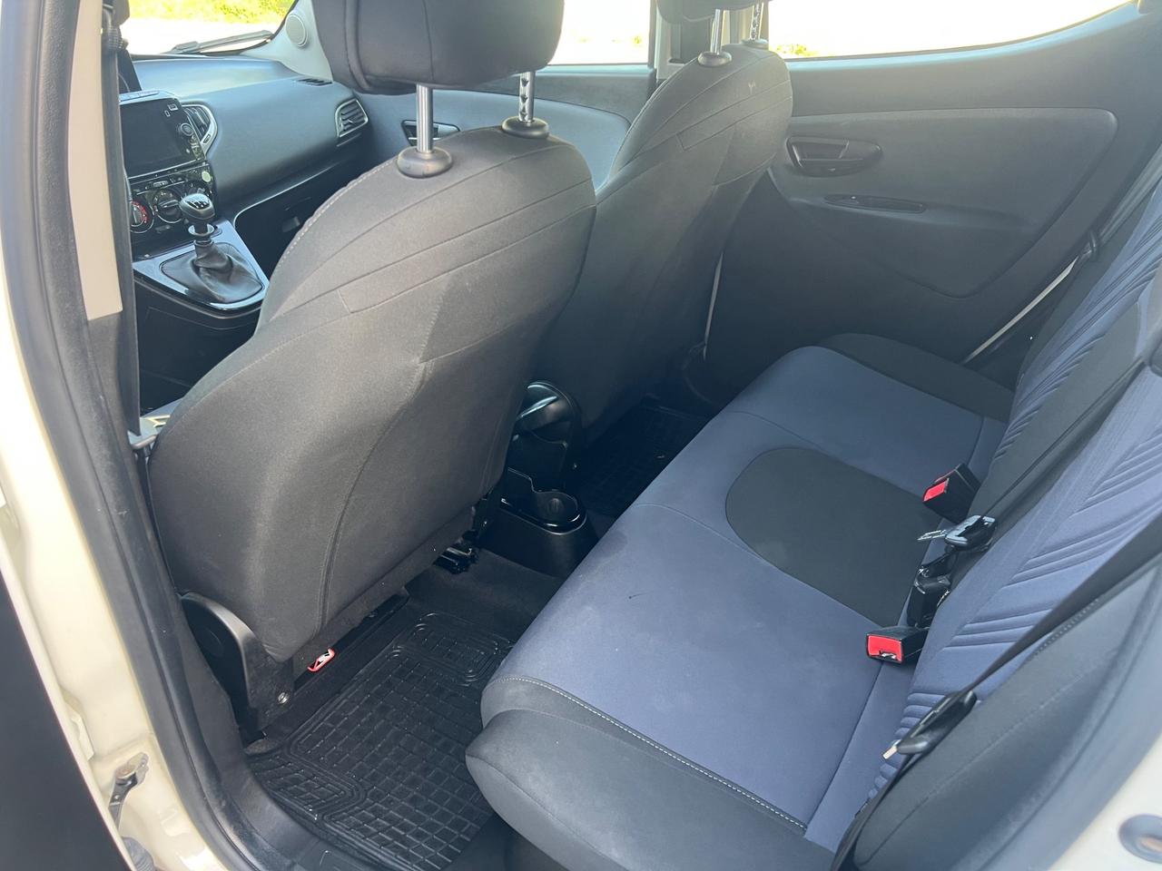 Lancia Ypsilon 1.0 FireFly Hybrid Ecochic Gold