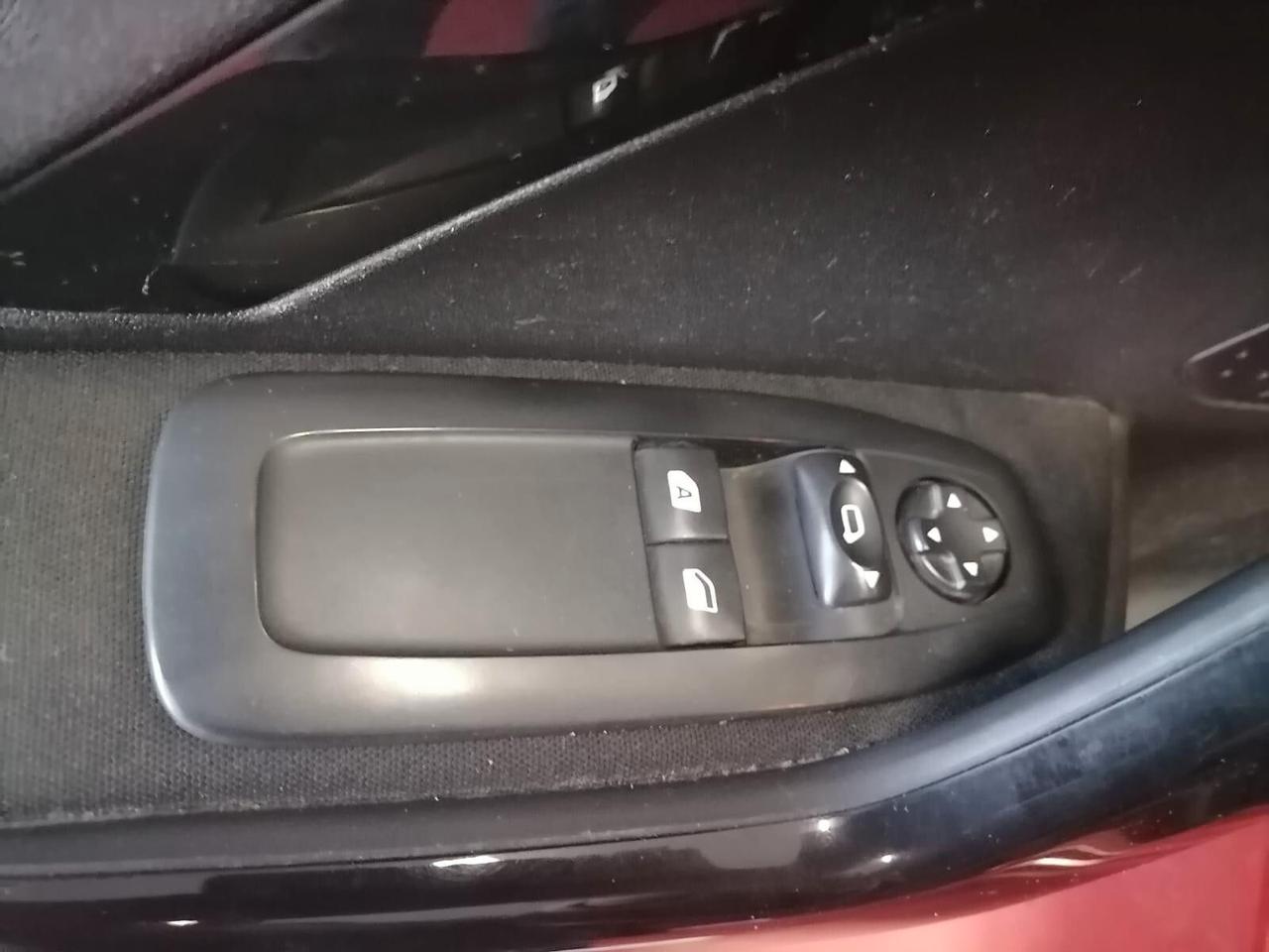 Peugeot 208 PureTech 82 5 porte Allure