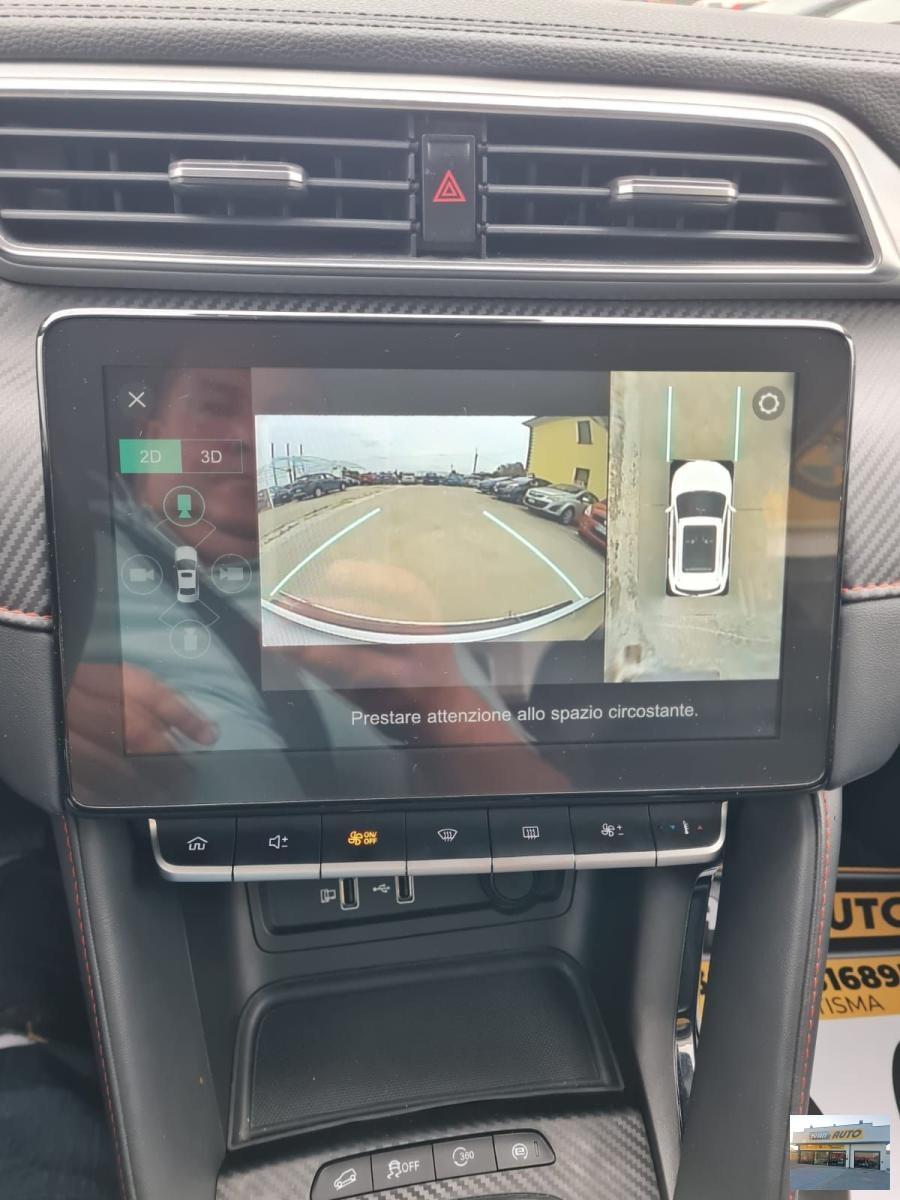 MG ZS Luxury 1.5 Benzina-Anno 2022