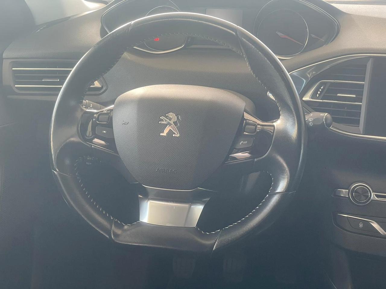 Peugeot 308 BlueHDi 120 S&S SW Allure