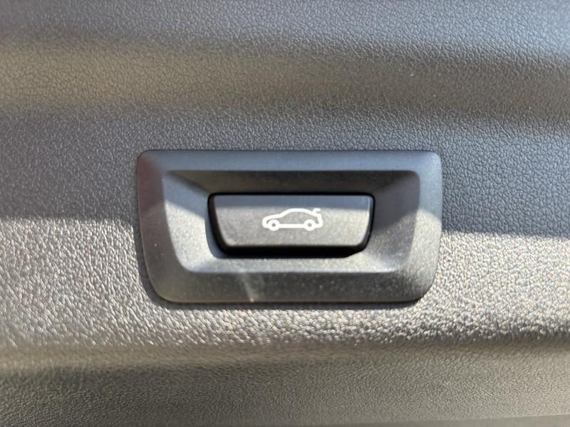 BMW X1 sdrive18d auto LED-NAVI-PELLE-18"