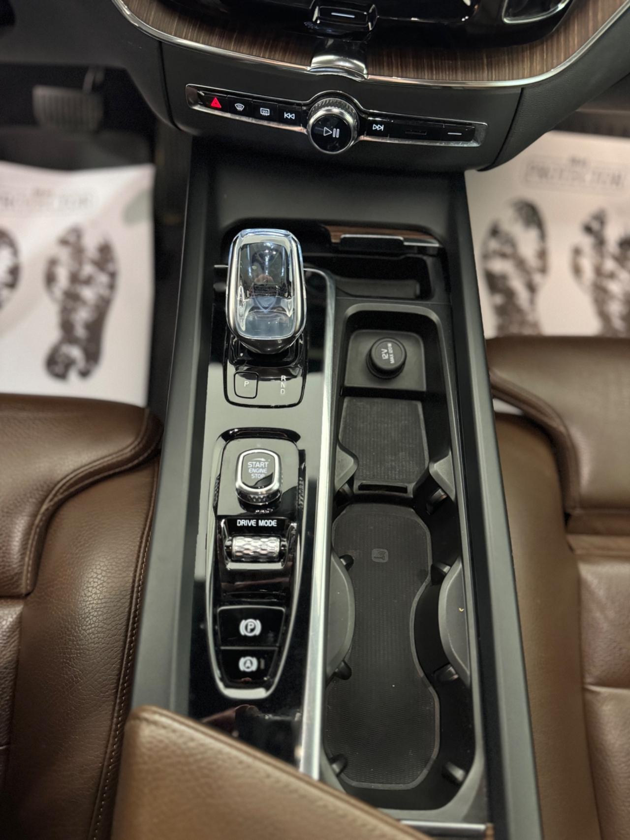 Volvo XC 60 XC60 B4 (d) AWD Geartronic Inscription FULL OPTIONAL, SEDILI IN PELLE CON REGOLAZIONE ELETTRICA CON MEMORIA, CRUISE ADATTIVO, CLIMA TRI-ZONA , PORTELLONE ELETTRICO, APPLE CARPLAY, FARI FULL LED AUTOMATICI E MOLTO ALTRO