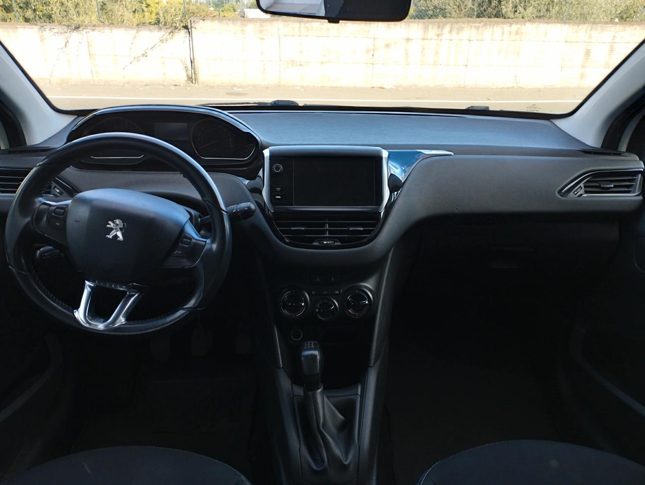 Peugeot 208 1.4 HDi 68 CV 5 porte Allure
