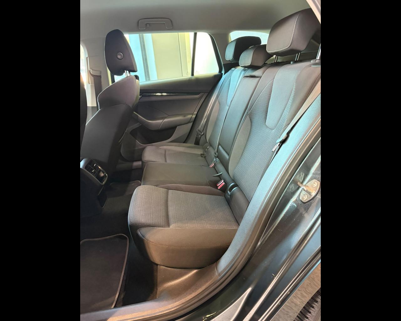 SKODA Octavia IV 2020 Wagon - Octavia Wagon 2.0 tdi evo Executive 115cv