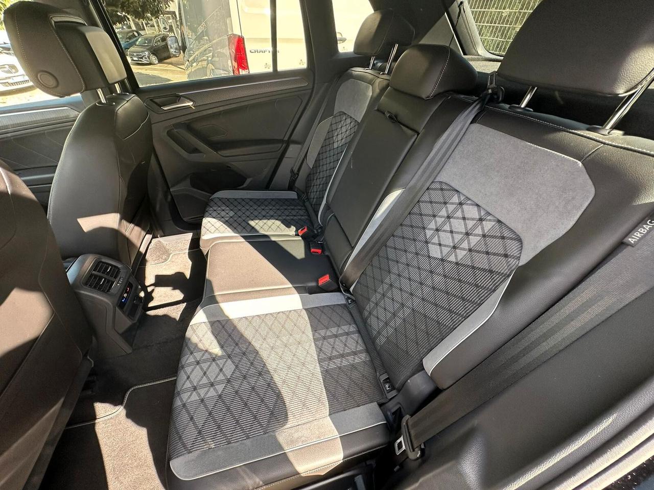 Volkswagen Tiguan 2.0 TDI 150 CV SCR DSG R-Line