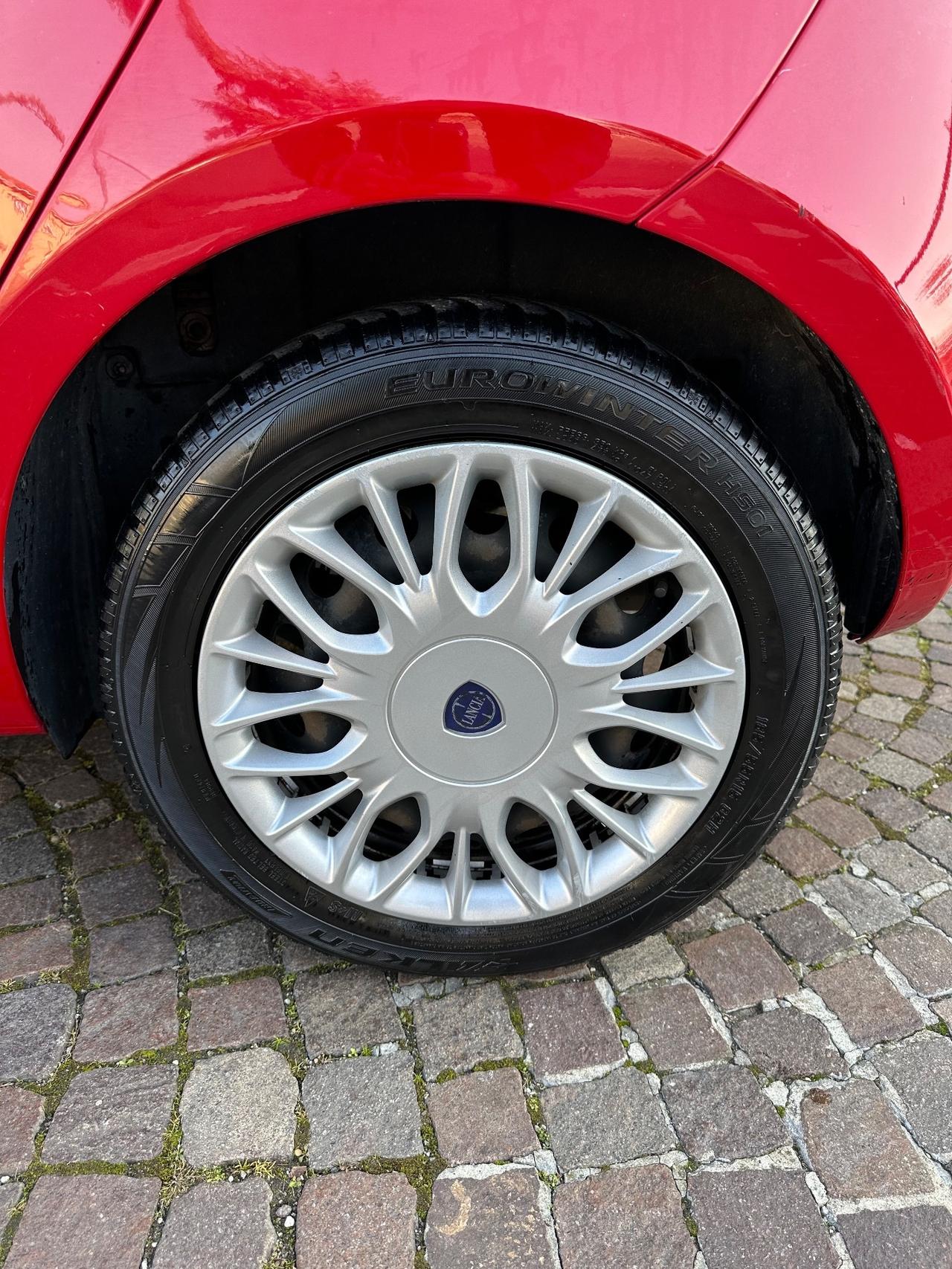 Lancia Ypsilon 1.2 69 CV 5 porte Platinum