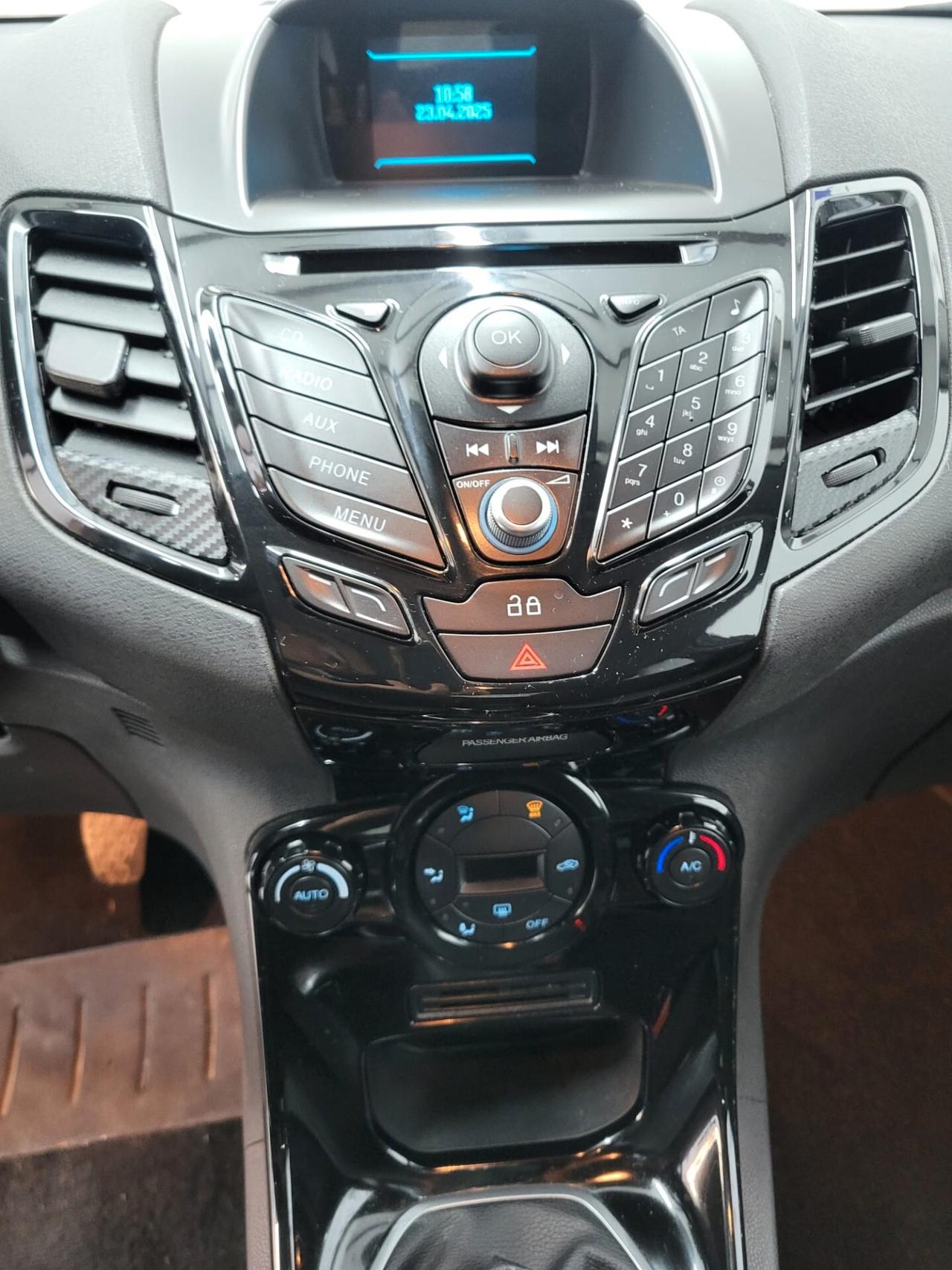 Ford Fiesta 1.5 TDCi 75CV 5 porte Titanium