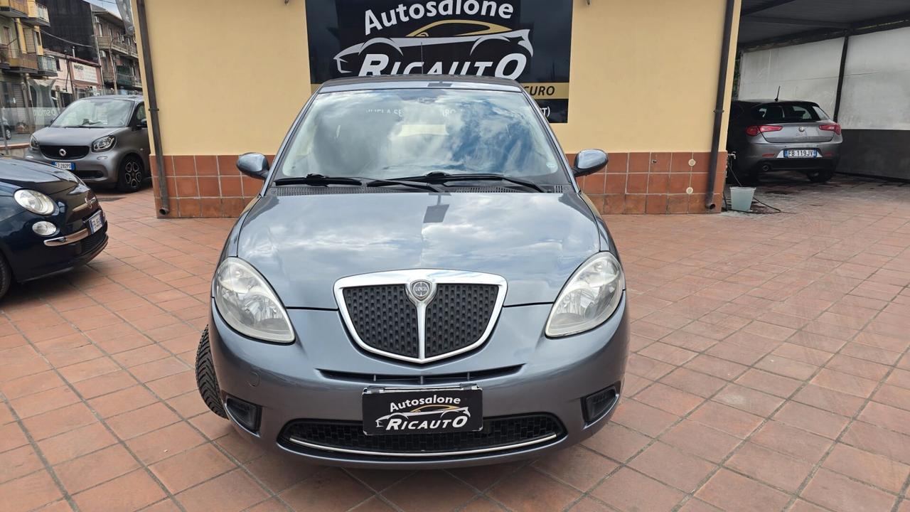 Lancia Ypsilon 1.3 MJT 75 CV Argento