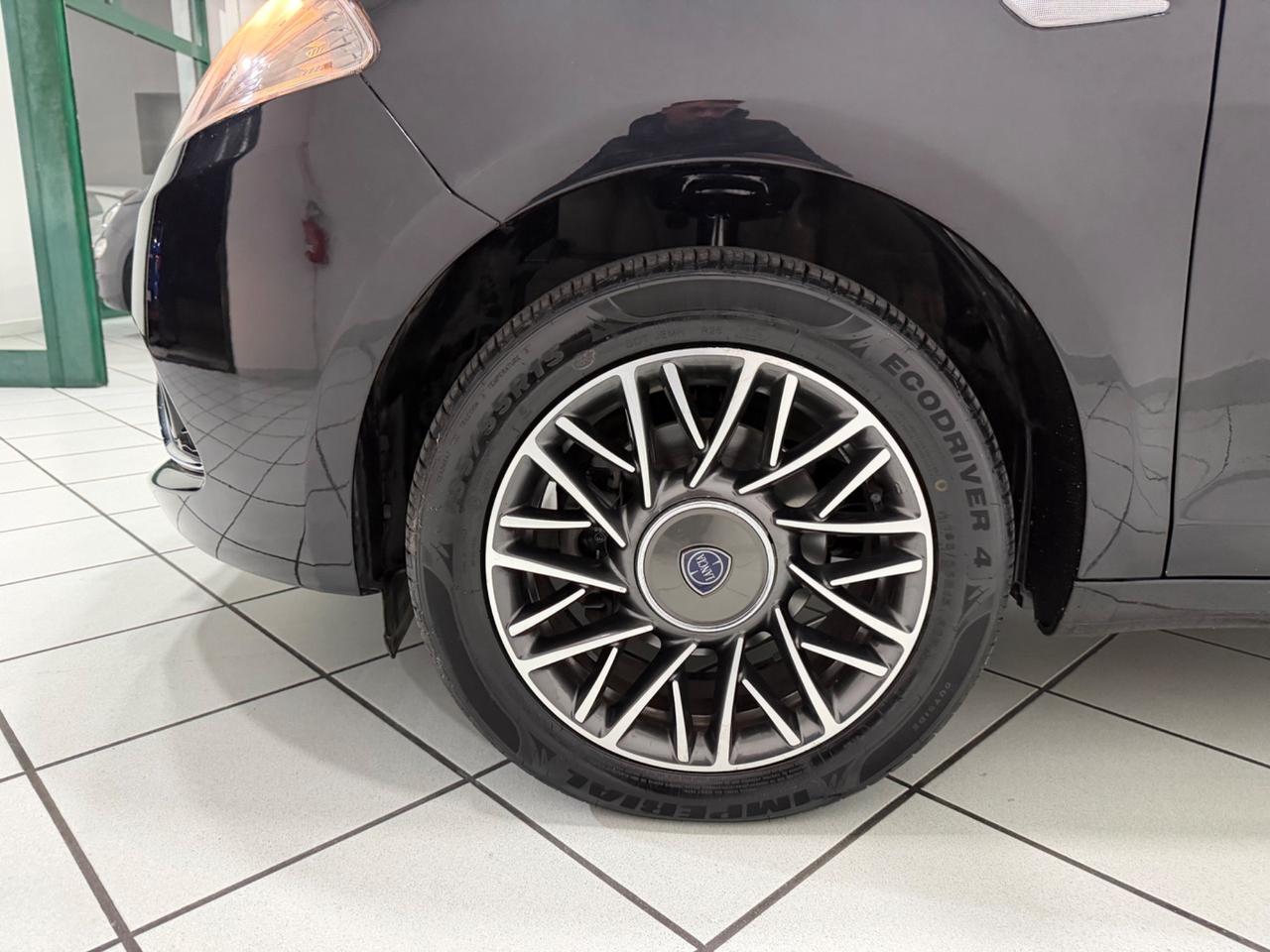 Lancia Ypsilon 1.2 69 CV 5 porte GPL Ecochic Gold