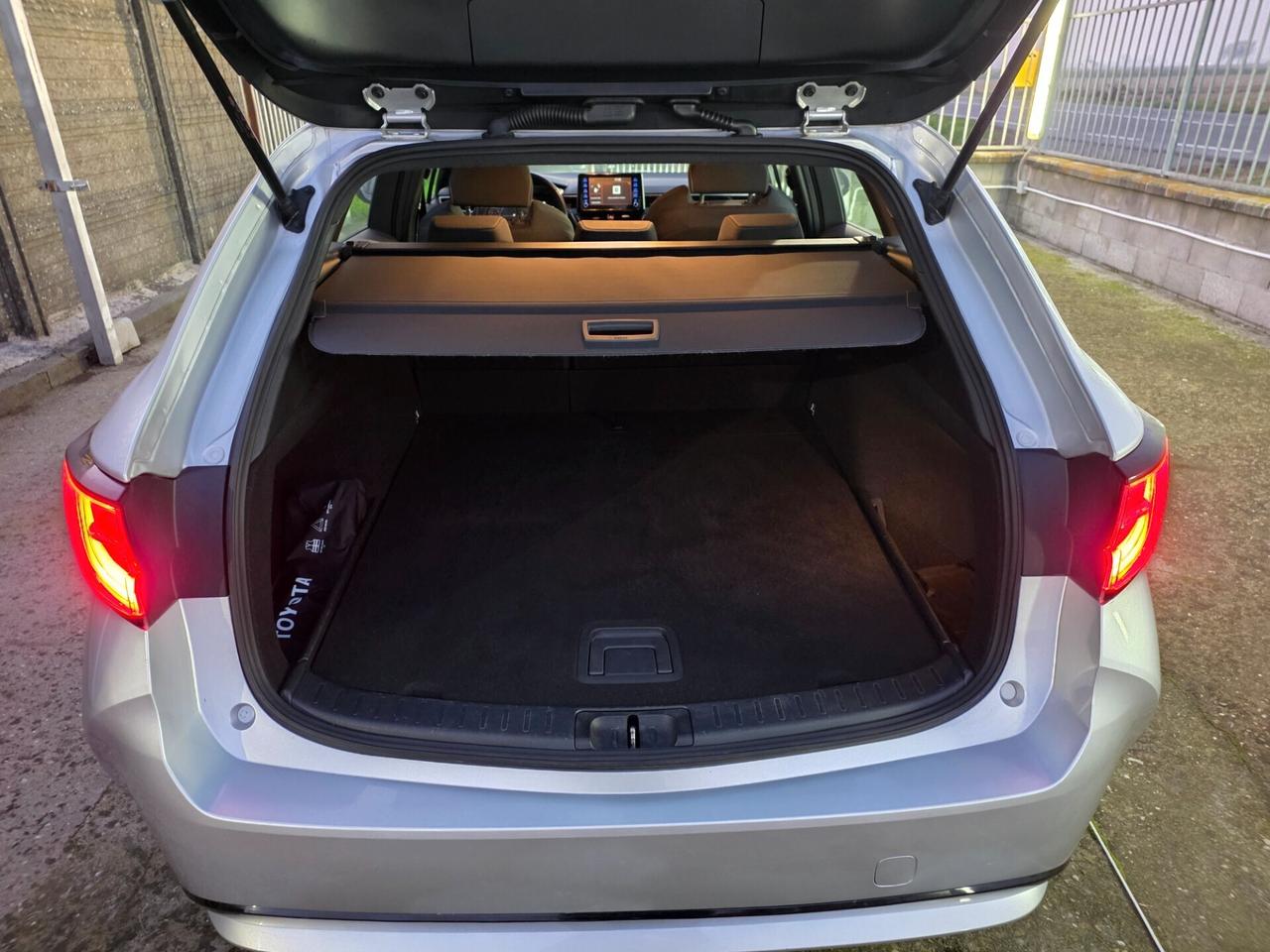 Toyota Corolla Touring Sports 1.8 Hybrid Business Tech