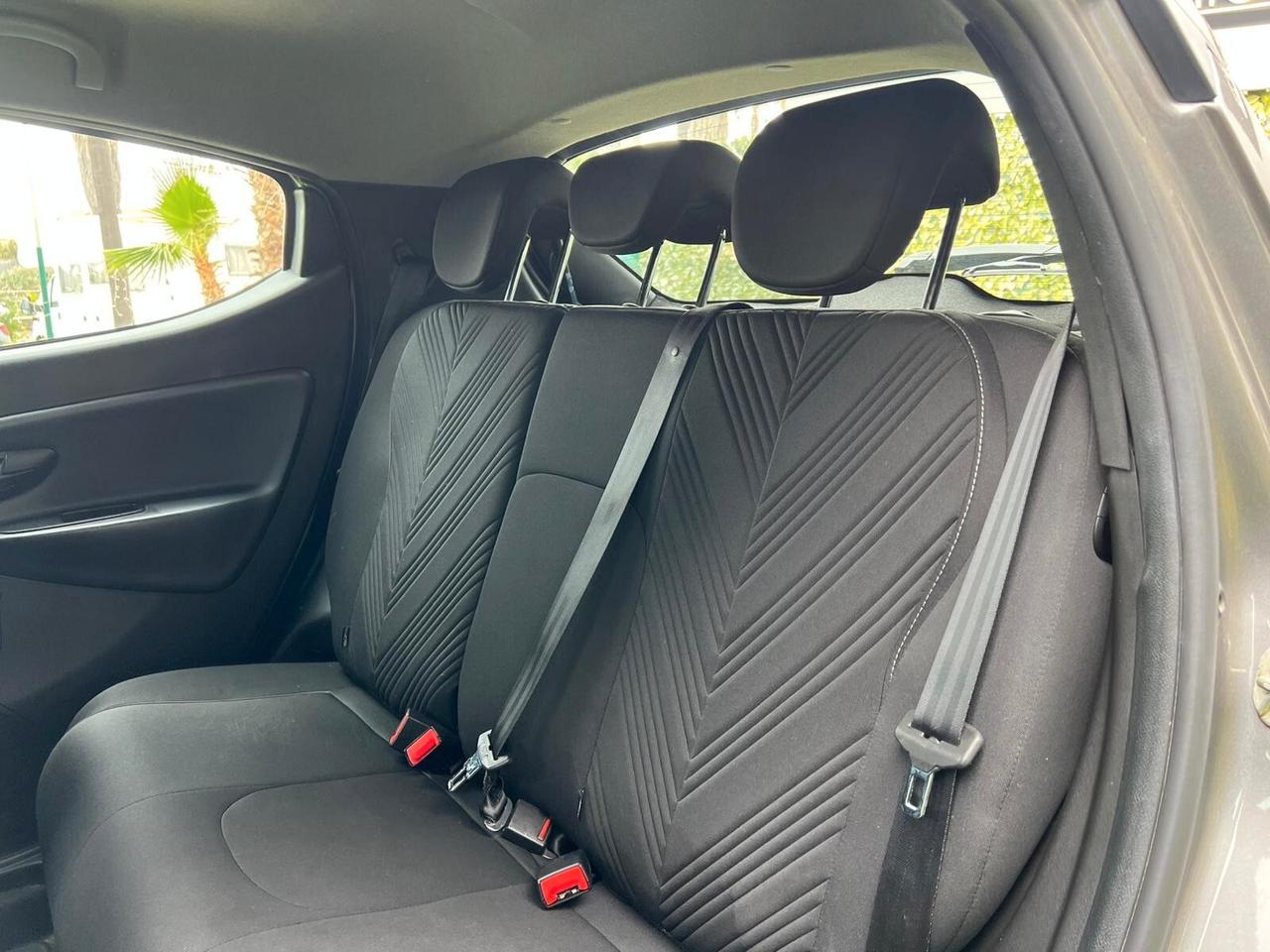 Lancia Ypsilon 1.0 FireFly 5 porte S&S Hybrid Gold