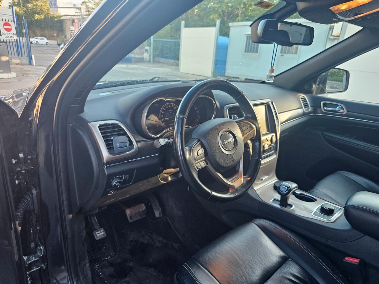 Jeep Grand Cherokee OVERLAND limited