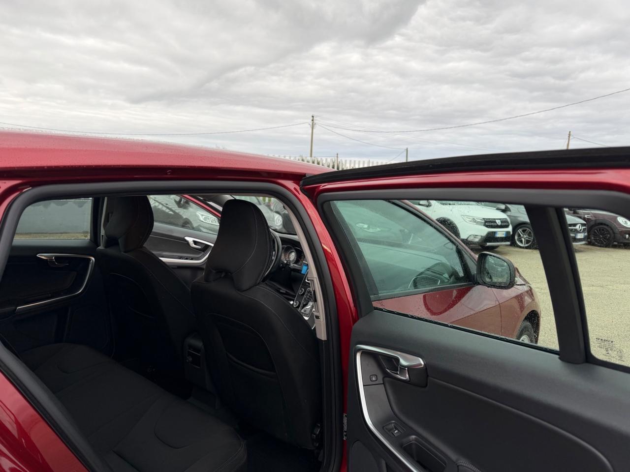 VOLVO V60 2.0D D3 150CV FULL LED MANUALE MY16