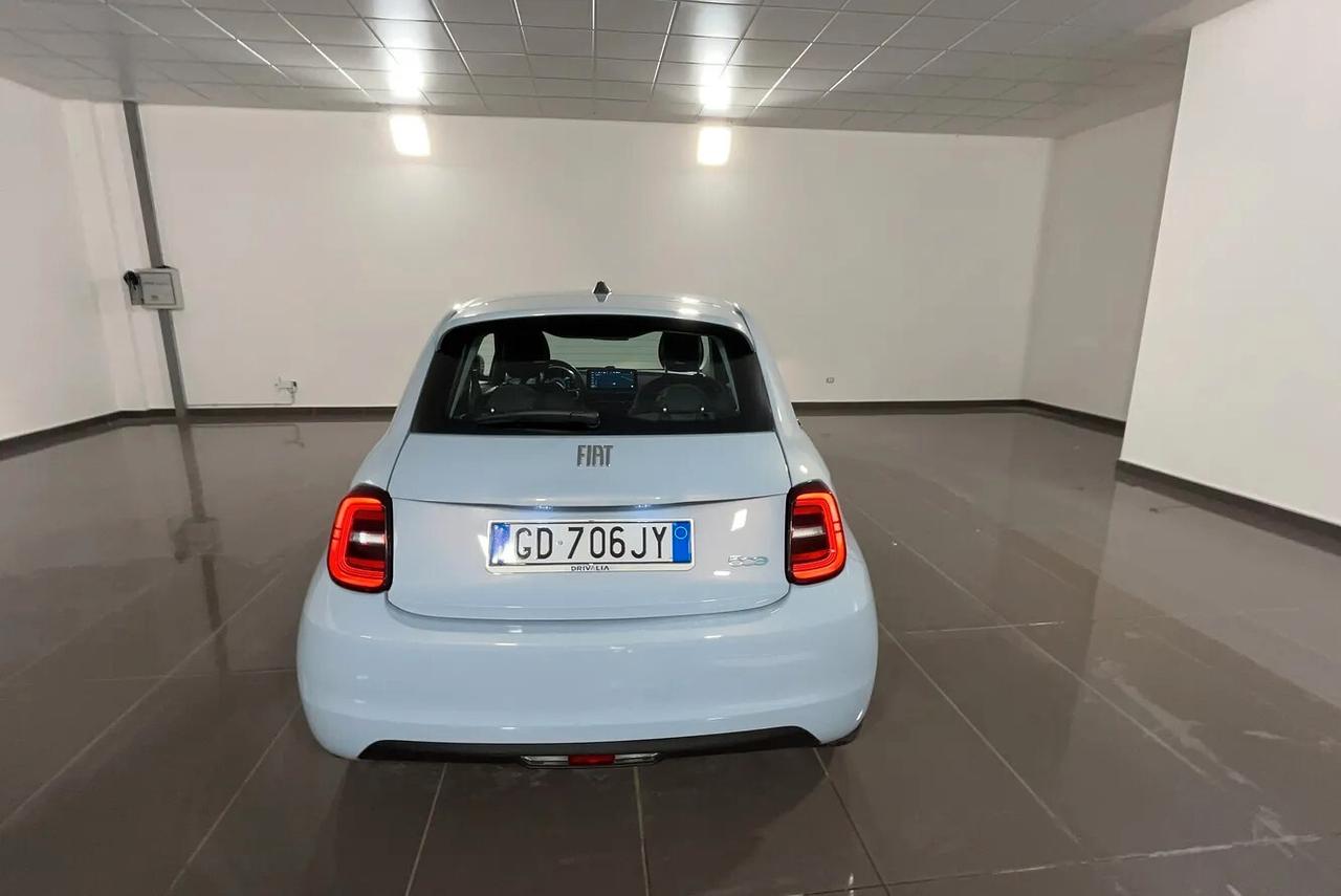 Fiat 500 500e Berlina 42 kWh Icon