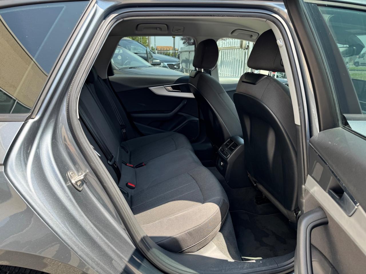 Audi A4 Avant 2.0 TDI 150 CV ultra Business Sport. Euro 6B