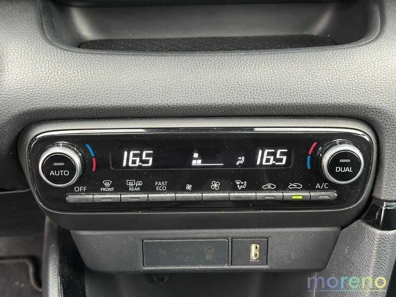 Toyota Yaris 1.5 hybrid Lounge