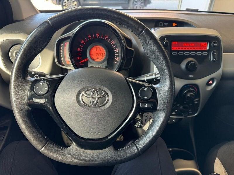 Toyota Aygo Aygo 5p 1.0 x-black tss