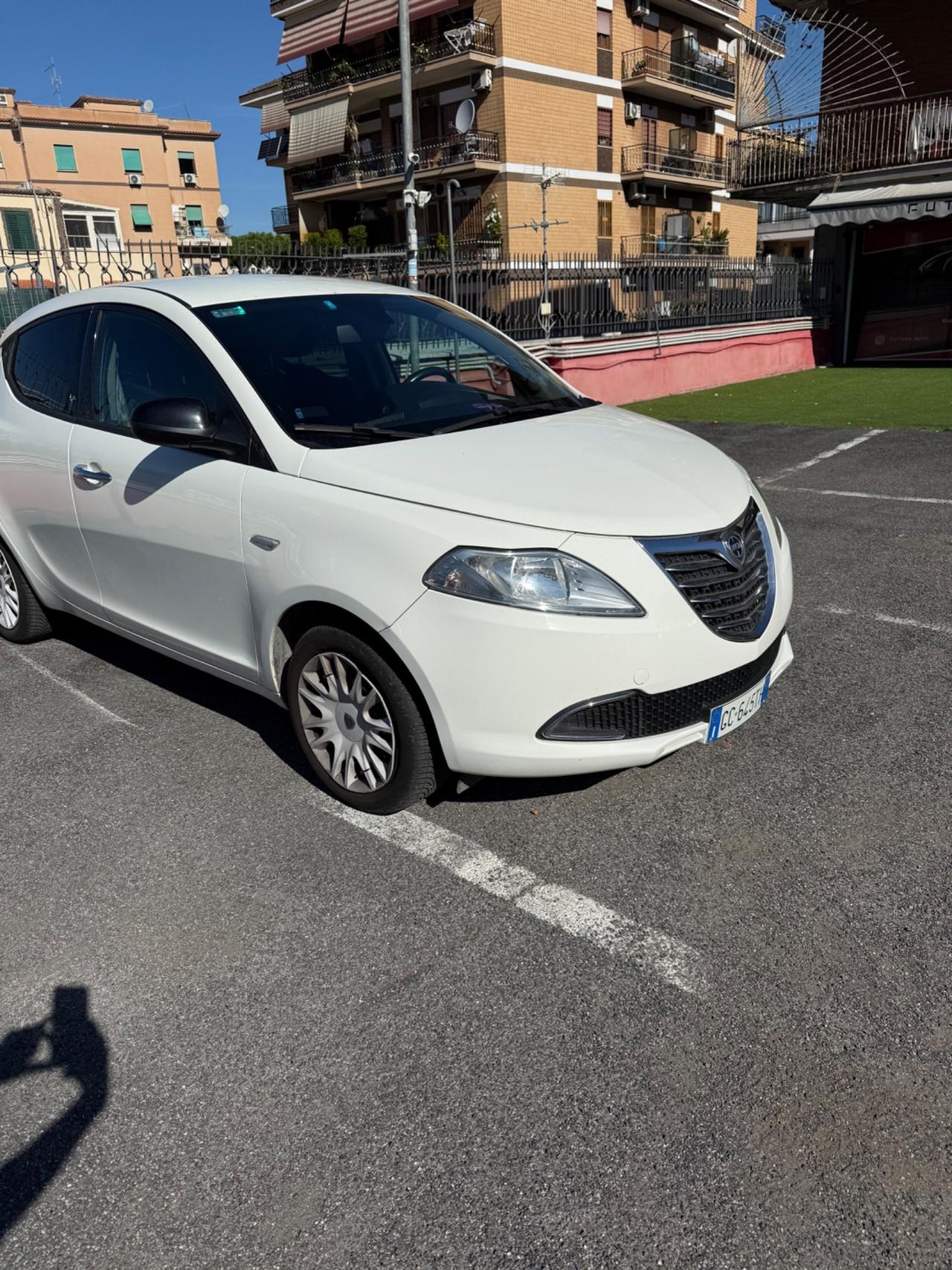 Lancia Ypsilon 0.9 TwinAir 85 CV 5 porte S&S Silver