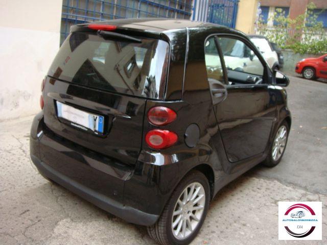 SMART - Fortwo - 1000 52 kW MHD coupé passion