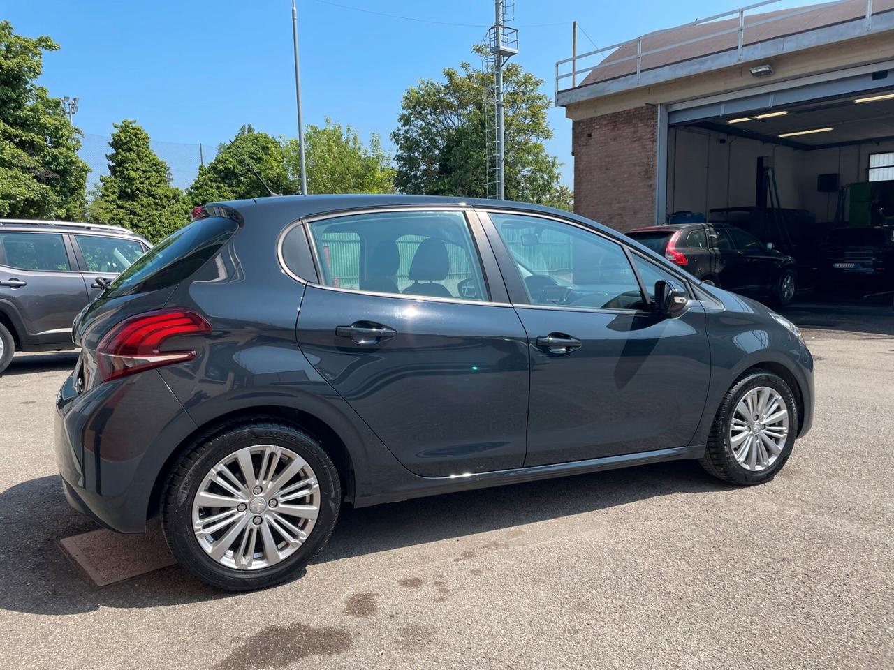 Peugeot 208 1.5 Diesel Allure 2019 – 91.000 km certificati, manutenzione documentata con fatture