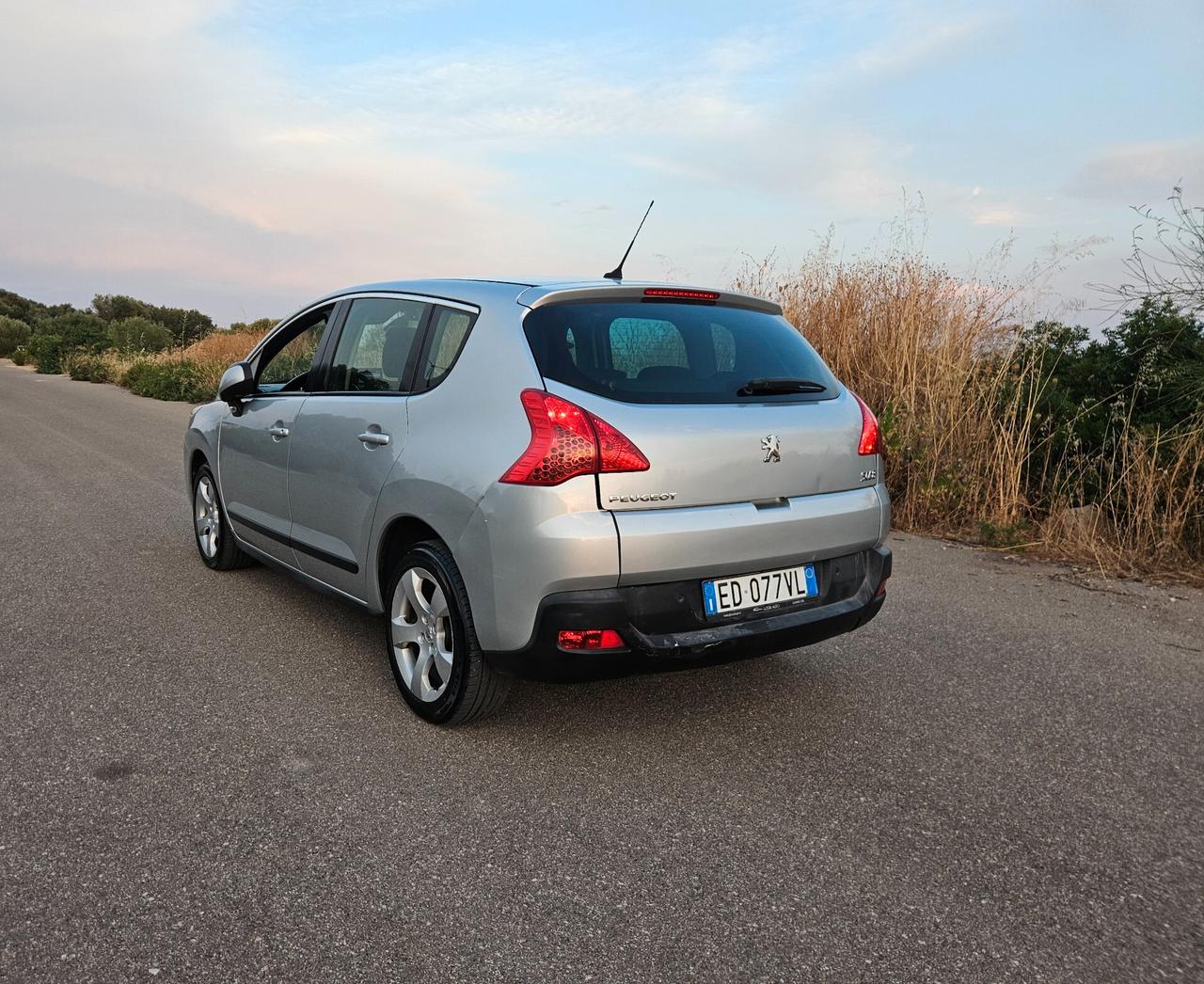 Peugeot 3008 1.6 HDi 110CV cambio robotizzato Premium