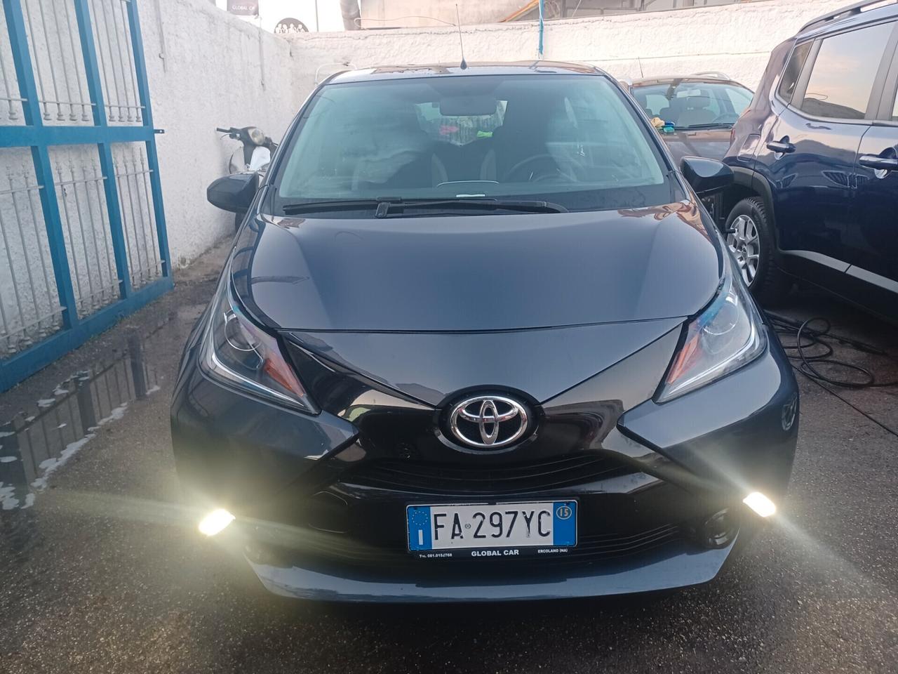Toyota Aygo 1.0 5 PORTE AUTOMATICA 12/2015