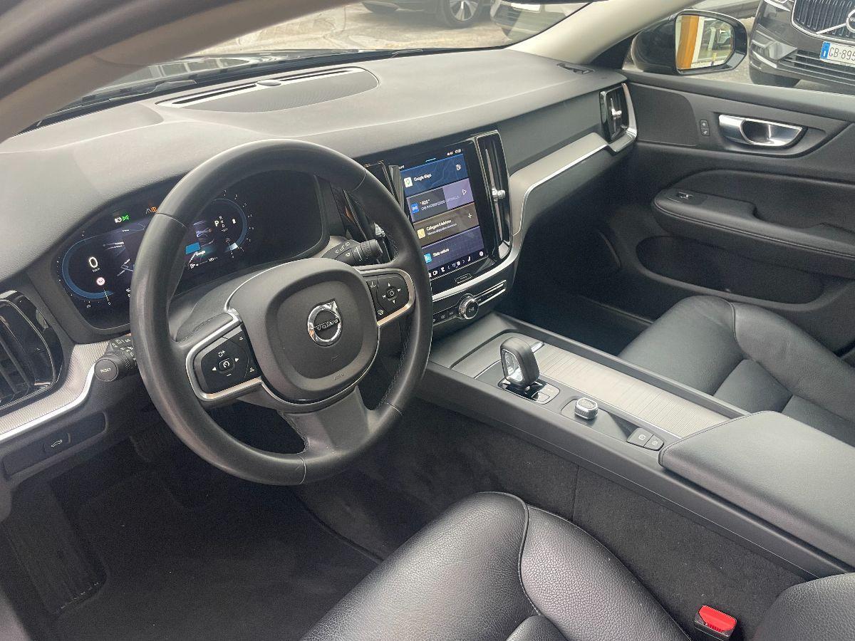 VOLVO - V60 - B3 aut. Essential