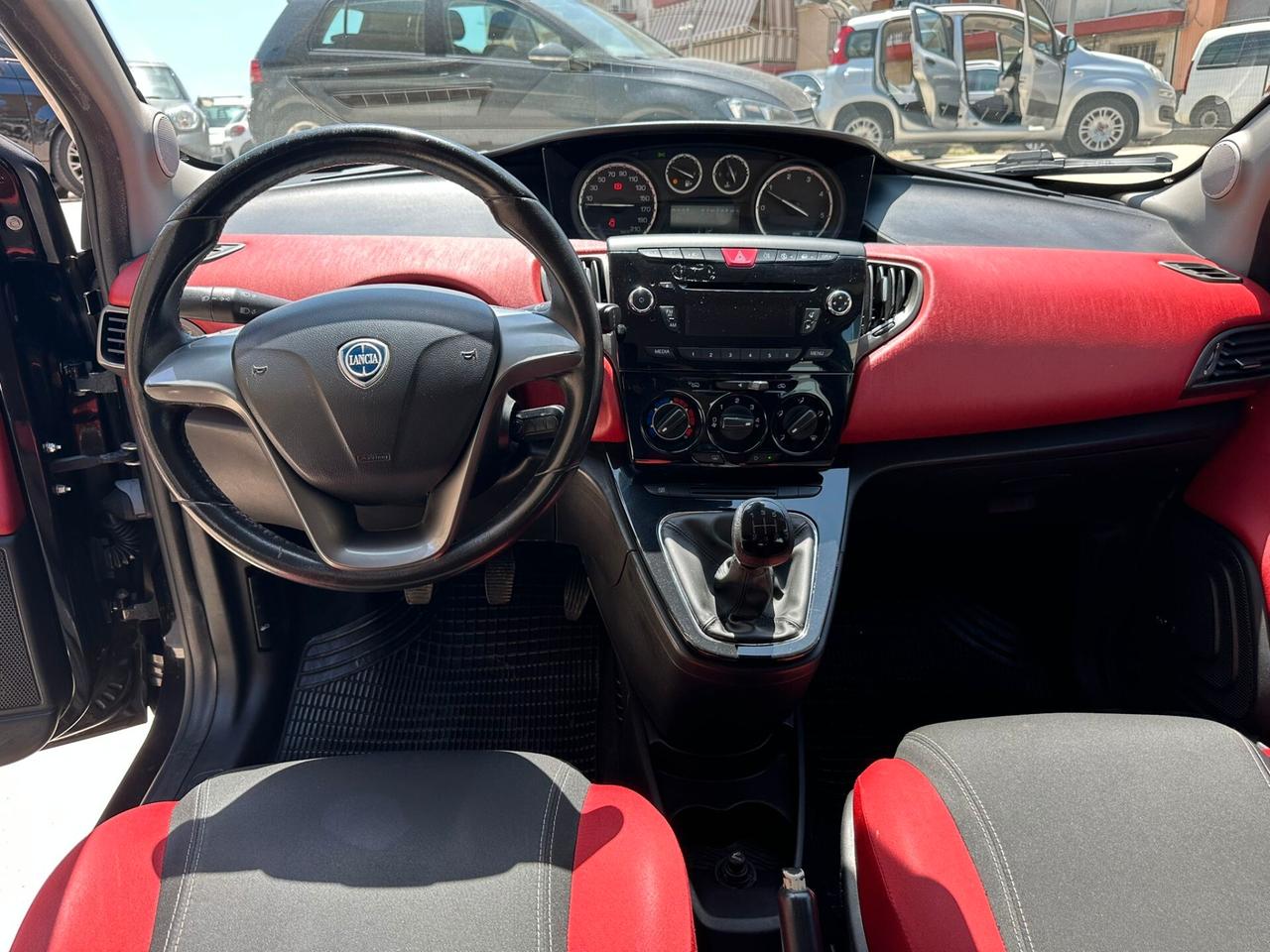 Lancia Ypsilon 1.3 MJT 16V 95 CV 5 porte S&S Gold