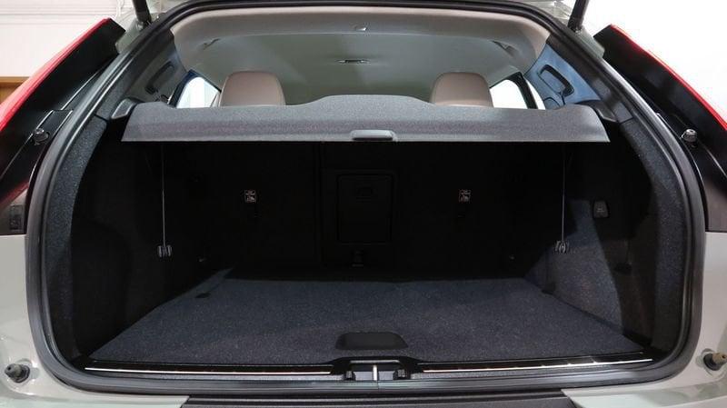 Volvo XC40 Recharge T5 Plug-in Hybrid Recharge Plus Bright