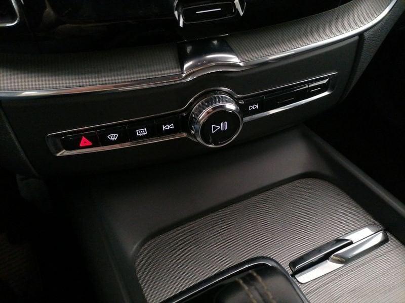 Volvo XC60 2.0 b4 R-design awd auto