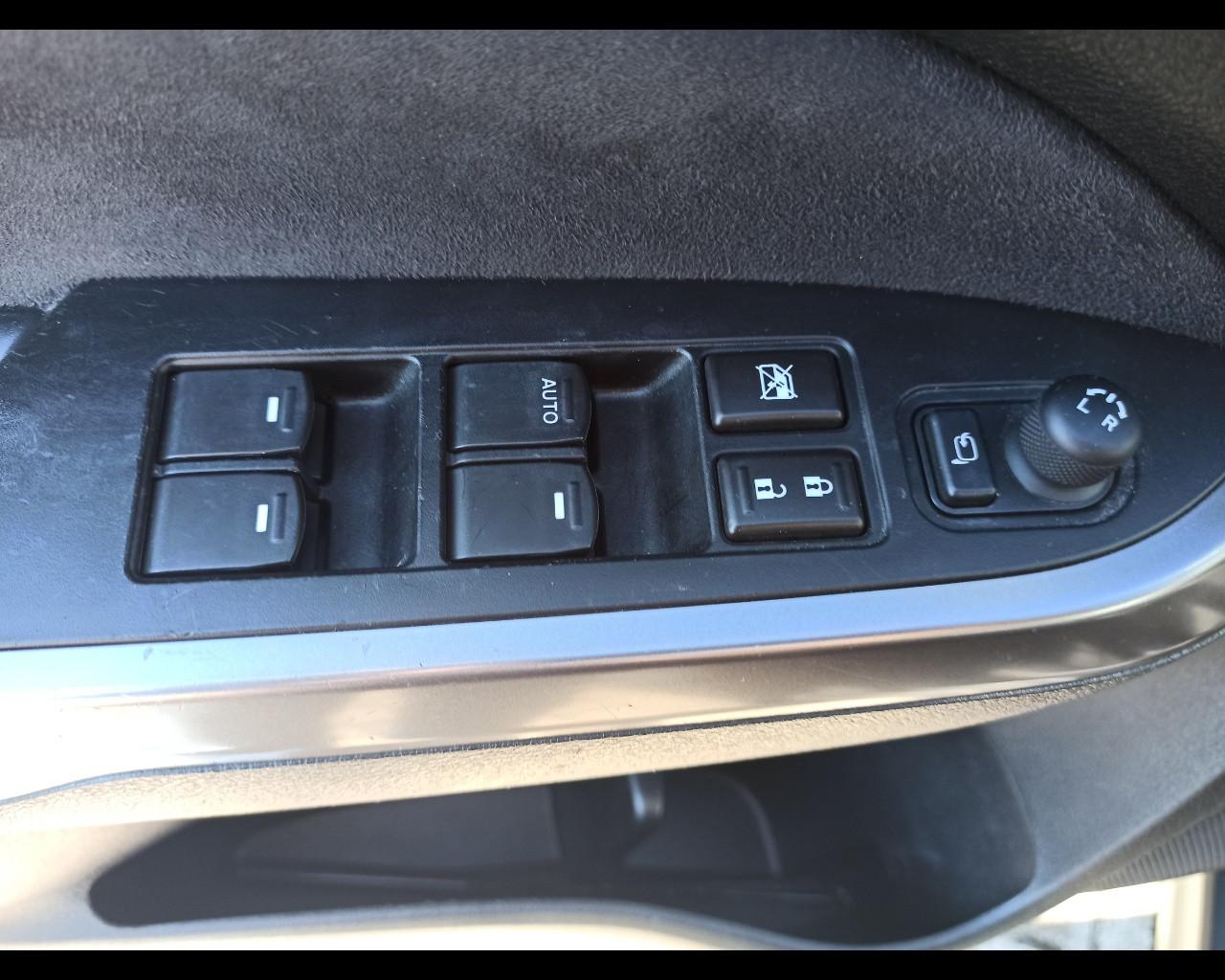 SUZUKI Vitara (2015) - Vitara 1.4 Hybrid Top